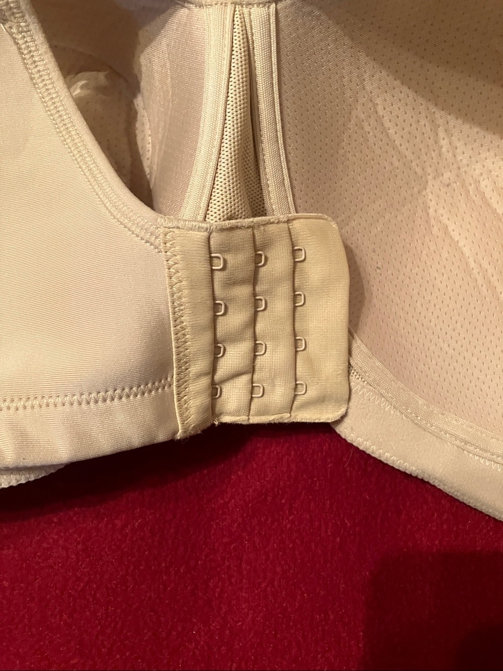 2 Vanity Fair Sports Bras Size 38 DD - Picture 12 of 15